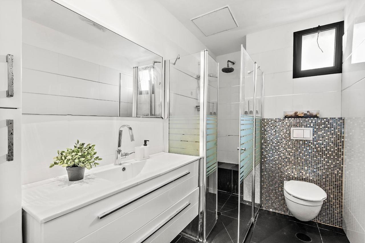 Glorious Renovated Apartment On Top Of The Beach Tel Aviv-Jaffa Exterior foto